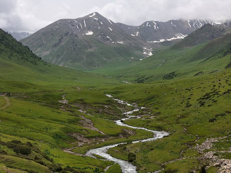 The river winding down the Boz-Uchuk valley on Day 1, from the air.