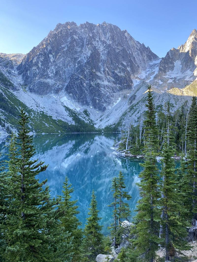 Colchuck Lake in the morning, with Dragontail Peak above it, Day 1.