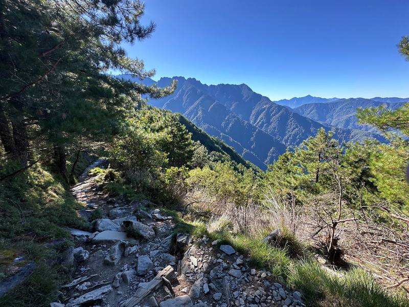Mountains from the trail before the Mengluting shelter, Day 1 mile 0.9.